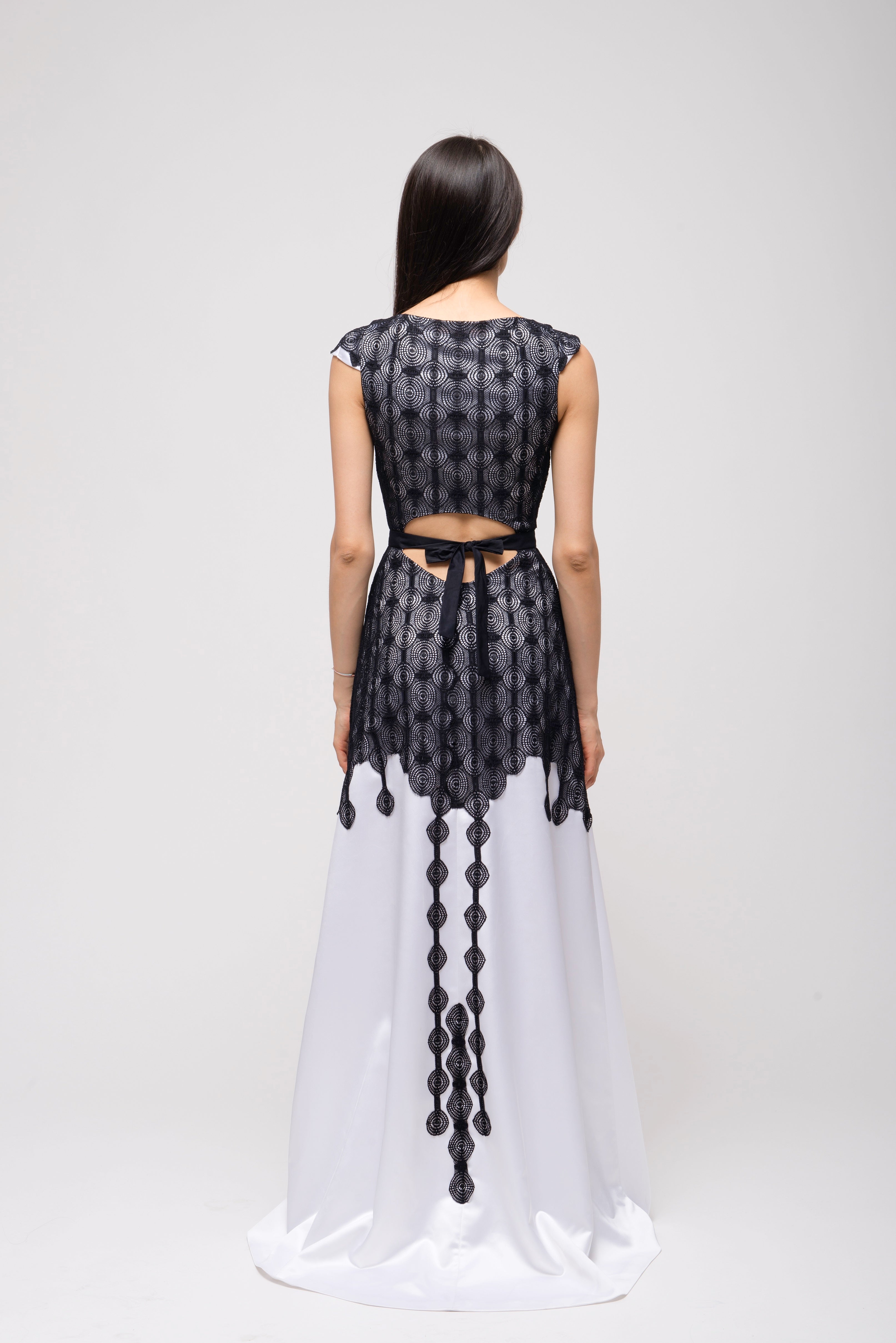 Ballkleid schwarz-weiß | Satin & Spitze