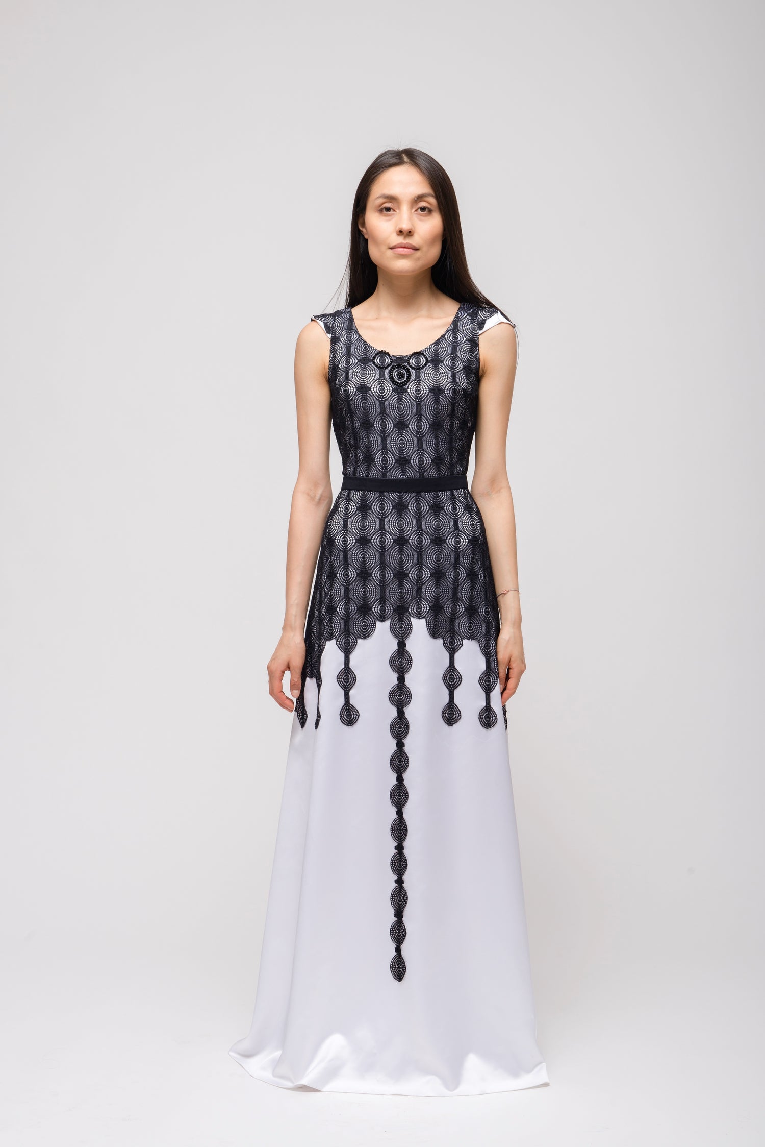 Ballkleid schwarz-weiß | Satin & Spitze