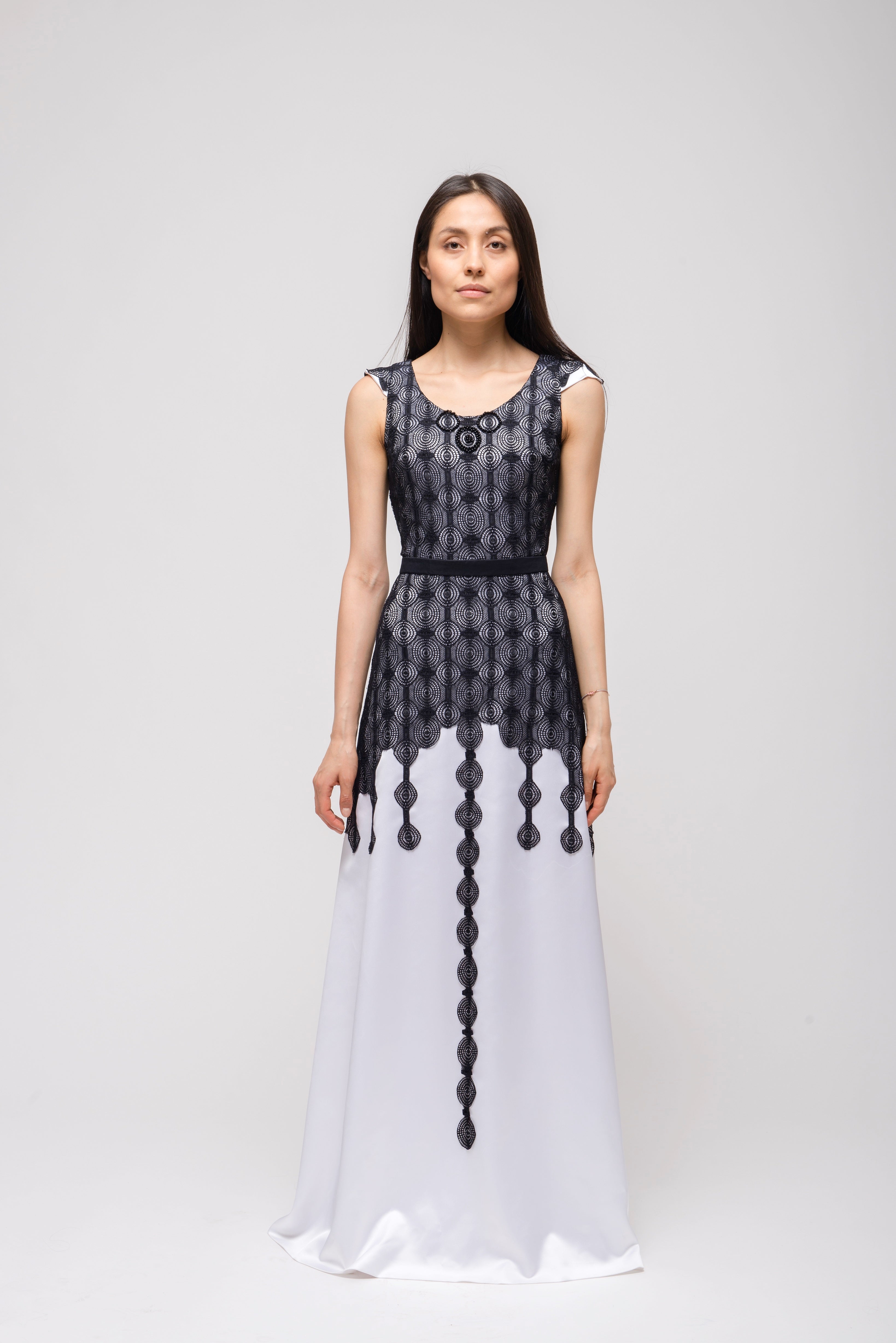 Ballkleid schwarz-weiß | Satin & Spitze